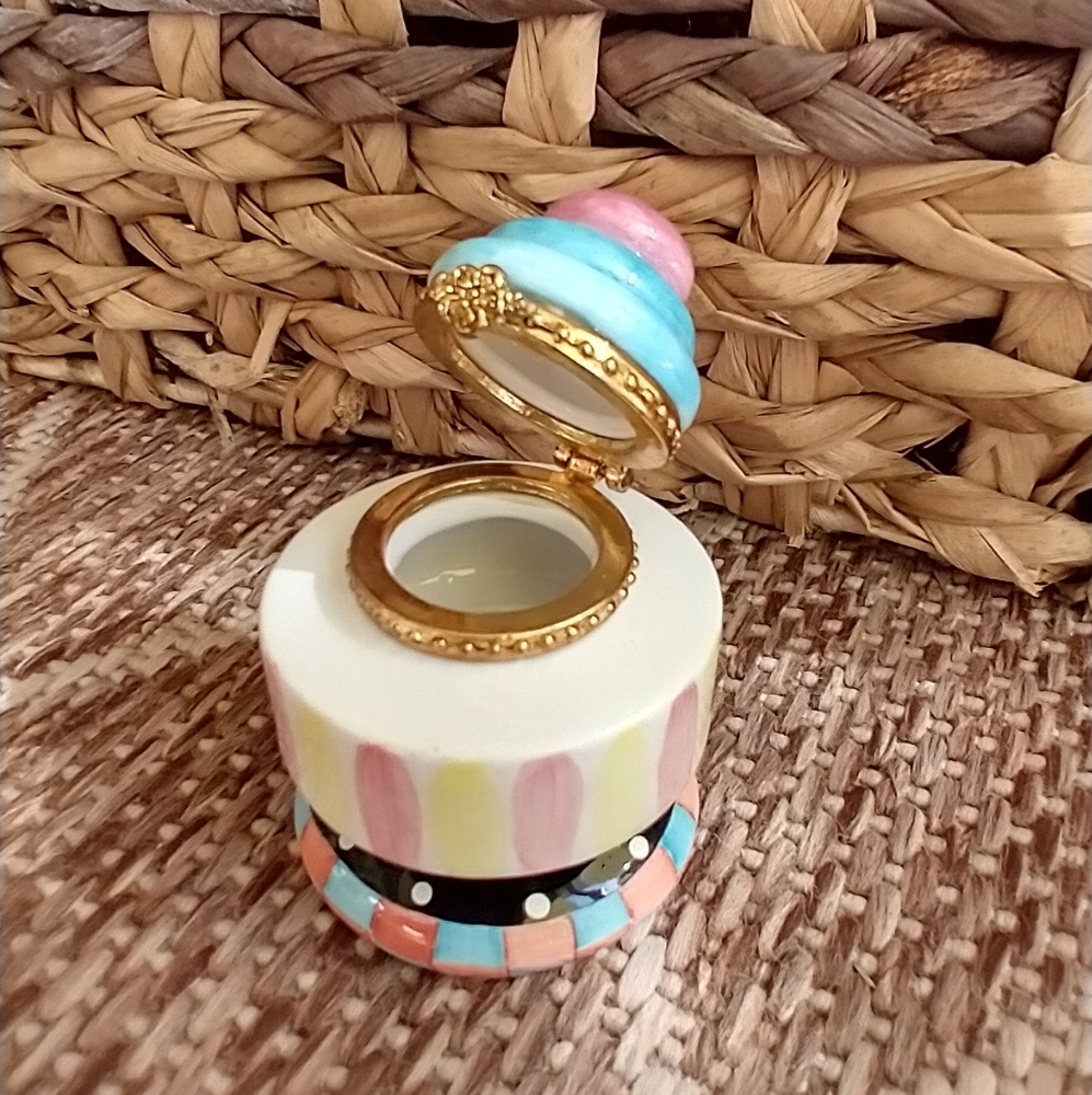 COPY - Ceramic Keepsave Box - Picture 2 of 7